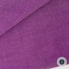 Detailaufnahme der gefalteten Stoffkante in Eggplant