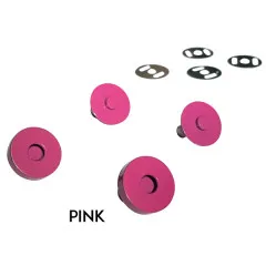 Vier pinkfarbene Druckknopf-Hälften und vier Metall-Unterlegscheiben, mit dem Schriftzug „PINK" zur Farbbezeichnung.