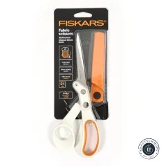 Fiskars Amplify Stoffschere 21 cm in Originalverpackung mit orangem Klingenschutz, Frontansicht