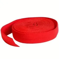 Aufgerolltes ByAnnie's Fold-Over-Elastic in Atom Red, freigestellt auf weißem Hintergrund