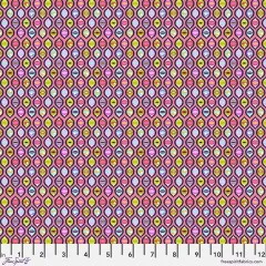 Offizielles FreeSpirit-Fabrics-Musterfoto des Stoffs „Cat Eyes“ in Prism mit Zoll-Maßband.