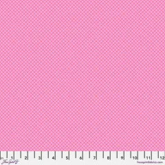 Original-Stoffmuster On the Grid Bubblegum von Free Spirit Fabrics mit Zoll-Maßband zur Größeneinordnung