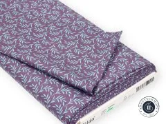 Gefalteter Stoffballen der Tilda-Kollektion Hibernation Olivebranch in Lavender mit Herstelleretikett.
