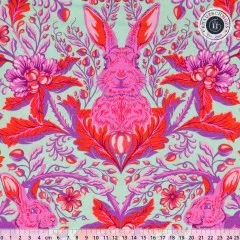 Tula Pink Baumwoll Designerstoff - Full Moon Forest II - Hoppy Go Lucky - Blossom