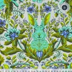 Tula Pink Baumwoll Designerstoff - Full Moon Forest II - Hoppy Go Lucky - Starlight