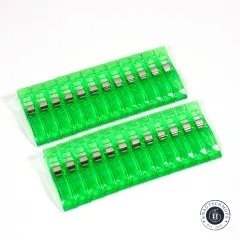 24 Clover Jumbo Wonder Clips ordentlich in zwei Reihen aufgereiht