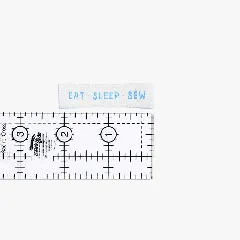 Weiteres Label 'Eat Sleep Sew' mit Lineal zum Größenvergleich.