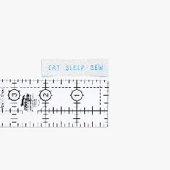 Label 'Eat Sleep Sew' mit blauem Schriftzug und Lineal zum Größenvergleich.