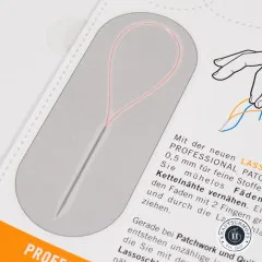 Nahaufnahme der Lasso Nadel 0,5 mm mit rosa Lassoschlaufe auf der Blisterkarte