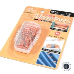 Taylor Seville Magic Pins Silk Extra Fine in der durchsichtigen Designer-Aufbewahrungsbox, seitliche Ansicht.