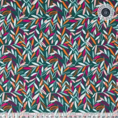 Petrolfarbener Baumwollstoff mit buntem Blättermuster in Pink, Orange und Mint, mit Zentimeter-Maßstab und Moda-Logo am unteren Bildrand.
