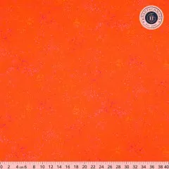 Speckled Goldfish Stoffmuster in Großansicht mit Zentimeter-Maßband, gut erkennbar die bunten Farbtupfer auf leuchtend orangem Fond.