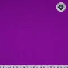 Flächige Ansicht der violetten Unifarbe Nocturne mit Lineal zum Größenvergleich.