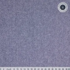 Engere Ansicht des changierenden Denim-Farbtons mit Lineal zum Größenvergleich.