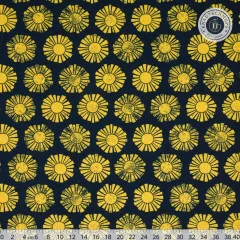 Nahaufnahme der Musterwiederholung mit gelben Sonnenmotiven auf dunkelblauem Canvas.