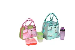 Zwei Out-to-Lunch-Taschen mit Tier-Print, dazu passende Lunchbox-Behälter
