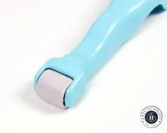 Nahaufnahme der Andrückrolle am Kopf des Clover Roll and Press