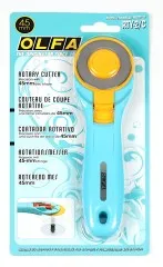 OLFA Rollschneider RTY-2/C mit 45-mm-Klinge in Aqua in der Originalverpackung