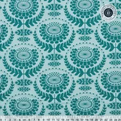 Tilda The Lazy Days Phoebe in Emerald: Nahaufnahme des Medaillon-Musters mit Zentimeter-Maßstab (25cm)