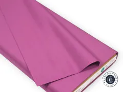 Stoffballen Art Gallery Fabrics Pure Solids in Beeren-Pink mit Banderole und Oeko-Tex Hinweis