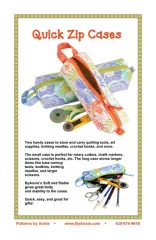 Titelseite des ByAnnie's-Schnittmusters Quick Zip Cases mit zwei Etuis in Blumenmuster und Rollschneider, Cutter sowie Nähzubehör.