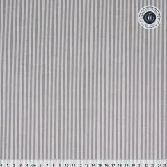 Riley Blake Baumwollstoff Tonal Stripe Gray mit 3 mm grau-weißen Streifen, Draufsicht mit cm-Lineal