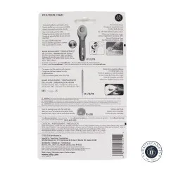 Rückseite der Verpackung mit Produktbeschreibung, Klingenwechsel-Anleitung und technischen Hinweisen zum OLFA Rollschneider-Set.