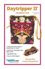 Packungsfoto des ByAnnie's Schnittmusters Daytripper II: gepolsterte Crossbody-Tasche in Schmetterlings-Print mit Reißverschlussfach.