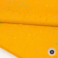 Gefalteter Speckled Canvas in Goldenrod mit bunten Sprenkeln, Nahaufnahme der Webstruktur aus Baumwolle und Leinen