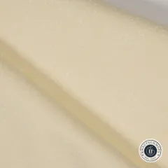 Diagonale Nahaufnahme der gefalteten Stoffkante