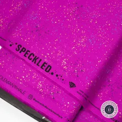 Webkante des Stoffes Speckled von Rashida Coleman Hale mit Aufdruck 100% Cotton, pinker Untergrund