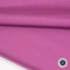 Gefaltete Baumwoll-Popeline Pure Solids Stargazing in Pink, Nahaufnahme der feinen Webstruktur