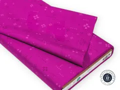 Gefalteter Stoffballen mit Etikett Decostitch Orchidberry und OEKO-TEX-Siegel.
