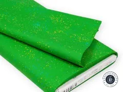 Zusammengelegter Speckled-Stoffballen in Verdant mit aufgedrucktem Herstelleretikett (Ruby Star Society, Art.-Nr. 5027-114).
