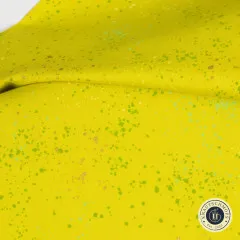 Detailaufnahme der drapierten Stoffstruktur in Speckled Citron