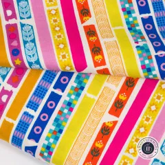 Nahaufnahme der gefalteten Washi-Tape-Streifen mit floralen und geometrischen Mustern.
