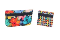 Pint-Sized-Pals-Täschchen in buntem Blumendruck und Regenbogen-Karomuster, mit Lippenstift und Lidschatten