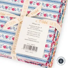 Rückseite des Tilda Labels mit Angaben zu 20 Fat Quarters, 100% Baumwolle und Oeko-Tex Standard 100
