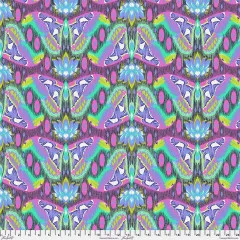Tula Pink Baumwollstoff Prior Mothorization Daybreak mit Nachtfaltern in Flieder, Mint, Pink und Limette auf violettem Grund