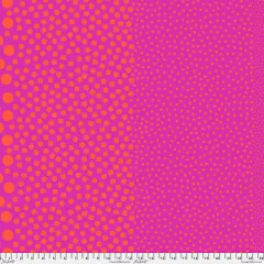 Baumwollstoff Tula Pink Stones Pinkerberry mit orangen Punkten in abnehmender Größe auf pinkem Grund
