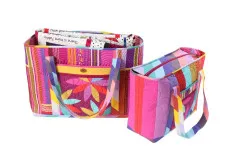 Taschenpaar Two Big Totes in buntem Streifen-Patchwork, eine Tasche mit sichtbarem Quilt-Inhalt.