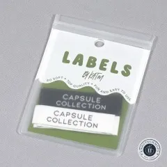 Verpackung der Kylie and The Machine Weblabels 'Capsule Collection' in Schwarz und Weiß.