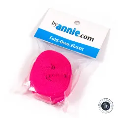 Fold-Over-Elastic Lipstick in der Originalverpackung, schräg fotografiert mit gut lesbarem ByAnnie's-Etikett