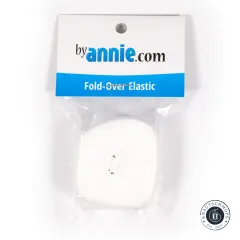 Verpackung des Fold-Over-Elastics in Weiß, gerade von vorne fotografiert