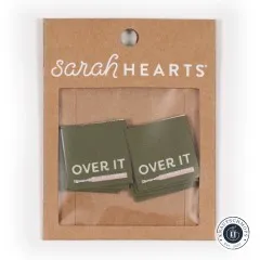 „Over It“-Label-Set frontal auf der Verpackungskarte vor weißem Hintergrund, zwei Labels sichtbar.