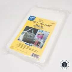 Frontalansicht der Verpackung des Pellon Flex-Foam Stabilizers mit Beispielprojekten (Tasche, Osterkorb, Sitzpouf).