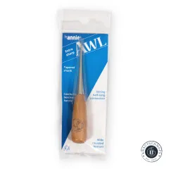 Frontalansicht der Verpackung der ByAnnie's Extra-Sharp Awl mit Griff aus Buchenholz und konisch zulaufender Spitze.