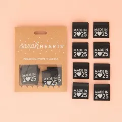 Sarah Hearts Label - Made in 2025 silber schwarz