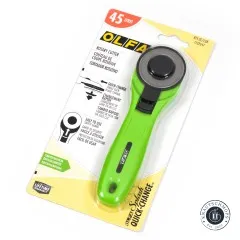 Rückseite der Olfa-Rollschneider-Verpackung mit Feature-Übersicht in Englisch, Französisch und Spanisch.