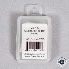 Verpackungsetikett mit Artikelbezeichnung und Barcode der ByAnnie's 1,5-Zoll-Slider in Nickel